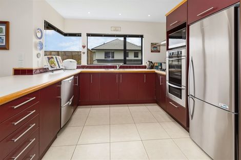 Photo of property in 28 Navigation Drive, Whitby, Porirua, 5024