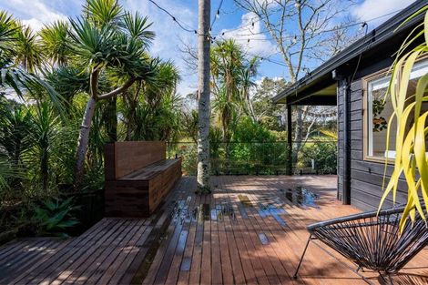 Photo of property in 1/45 Unsworth Drive, Unsworth Heights, Auckland, 0632