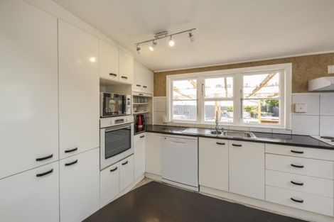 Photo of property in 28 Oxford Street, Hokowhitu, Palmerston North, 4410