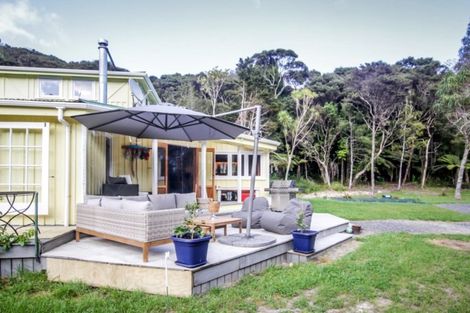 Photo of property in 2 Manawaora Road, Russell, 0272