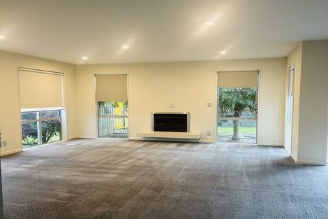 Photo of property in 22 Oak Bark Drive, Schnapper Rock, Auckland, 0632