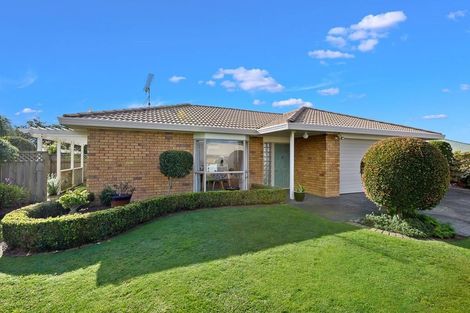 Photo of property in 51 Lakeside Drive, Orewa, 0931