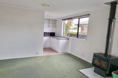 Photo of property in 2/87 Manuroa Road, Takanini, 2112