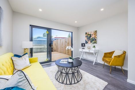 Photo of property in 8 Blanes Road, Weymouth, Auckland, 2103
