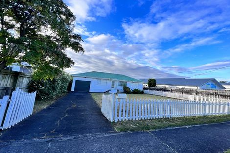 Photo of property in 93 Henderson Valley Road, Henderson, Auckland, 0612