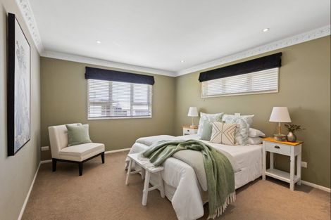 Photo of property in 52 Grovenor Drive, Orewa, 0931