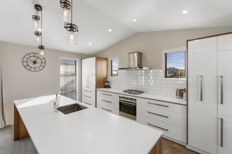 Photo of property in 2 Claremont Crescent, Amberley, 7410