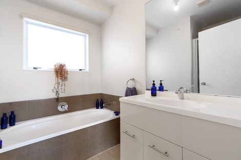 Photo of property in 17a Meander Drive, Welcome Bay, Tauranga, 3112