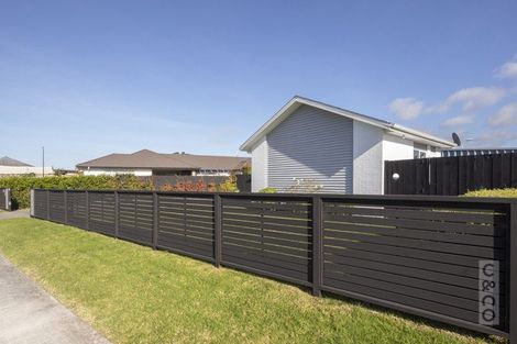 Photo of property in 30 Jelas Drive, Riverhead, 0820