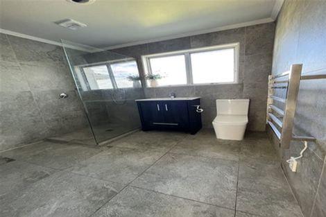 Photo of property in 424 Old Te Atatu Road, Te Atatu Peninsula, Auckland, 0610