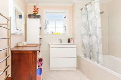 Photo of property in 60 Simla Crescent, Khandallah, Wellington, 6035