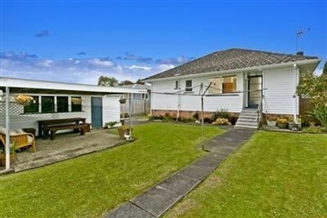 Photo of property in 46 Fairclough Road, Beach Haven, Auckland, 0626