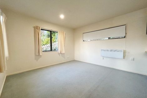 Photo of property in 12 Springwater Vale, Unsworth Heights, Auckland, 0632