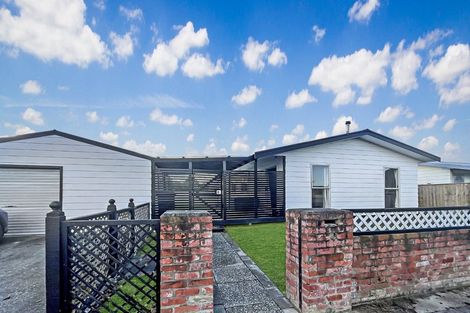 Photo of property in 31 Acacia Street, Kelvin Grove, Palmerston North, 4414