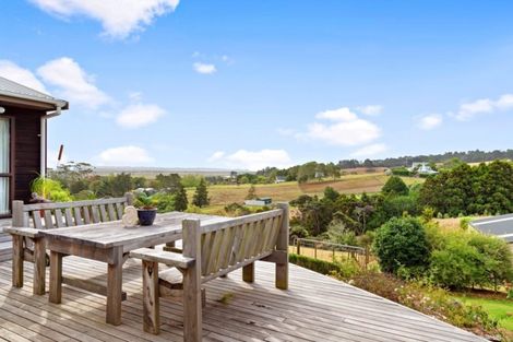 Photo of property in 39 Pipitiwai Drive, Helensville, Kaukapakapa, 0871