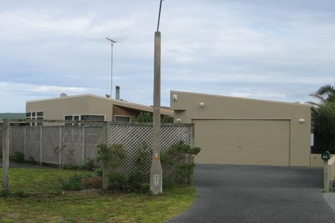 Photo of property in 12 The Southern Isle, Omaha, 0986