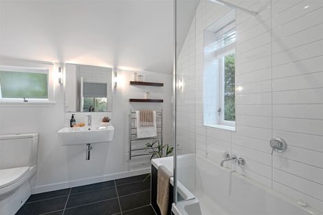 Photo of property in 13 Shalamar Drive, Cashmere, Christchurch, 8022