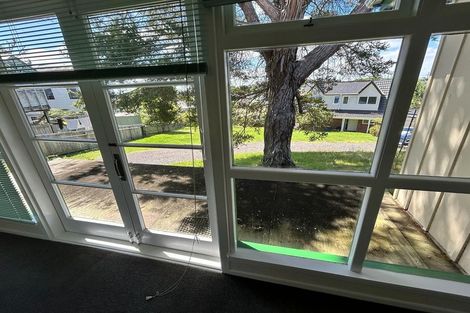 Photo of property in 106 Lincoln Park Avenue, Massey, Auckland, 0614