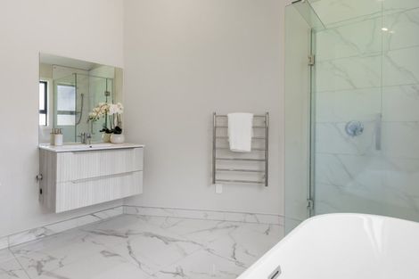 Photo of property in 14 Sainsbury Road, Fernhill, Queenstown, 9300