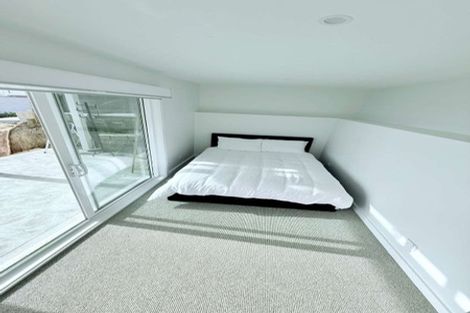 Photo of property in 174 Nevay Road, Karaka Bays, Wellington, 6022