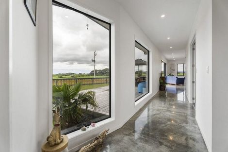 Photo of property in 130 Hurworth Road, Hurworth, New Plymouth, 4371