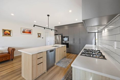 Photo of property in 12 Korowhiti Road, Clarks Beach, 2122