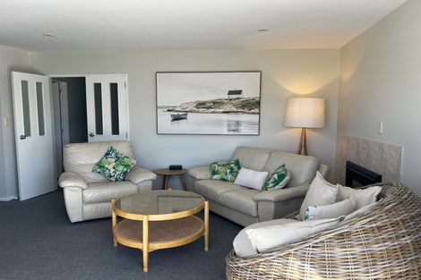 Photo of property in 13 Ellangowan Road, Waiake, Auckland, 0630