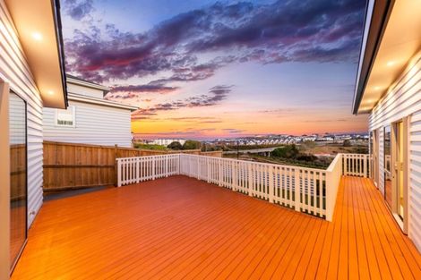 Photo of property in 155 Godfrey Drive, Orewa, 0931