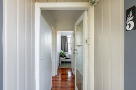 Photo of property in 5/77 Old Lake Road, Narrow Neck, Auckland, 0624