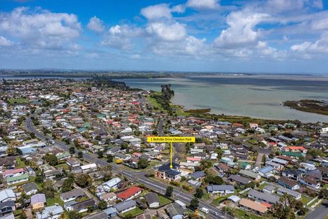 Photo of property in 1c Bellville Drive, Clendon Park, Auckland, 2103
