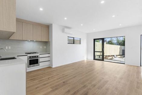 Photo of property in 8b Tahinga Street, Northcote, Auckland, 0627