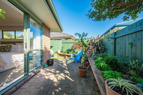 Photo of property in 7 Balmerino Grove, Waikanae, 5036