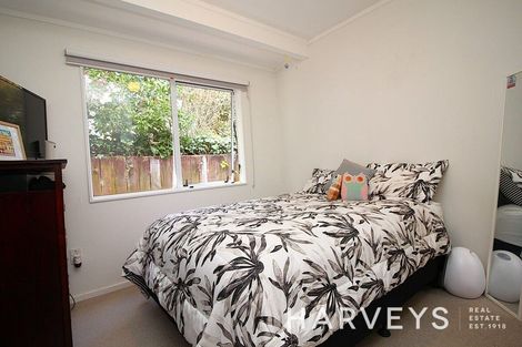 Photo of property in 5 Porter Avenue, Te Atatu South, Auckland, 0610