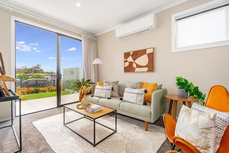 Photo of property in 5 Koreke Close, Kenepuru, Porirua, 5022