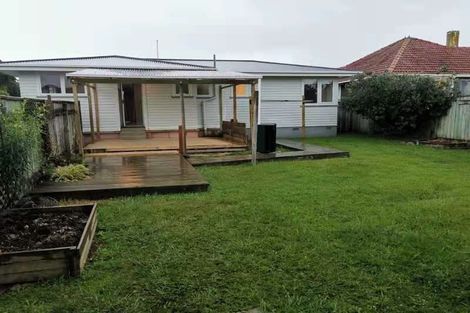 Photo of property in 112 Edgewater Drive, Pakuranga, Auckland, 2010