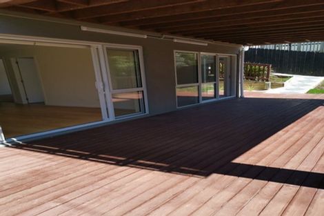 Photo of property in 16 Para Close, Fairview Heights, Auckland, 0632
