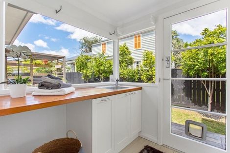 Photo of property in 36 Matapouri Road, Mangere Bridge, Auckland, 2022