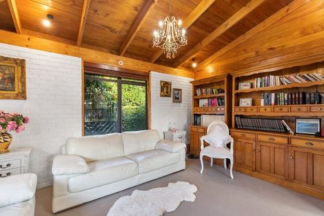 Photo of property in 17 Maygrove Drive, Orewa, 0931