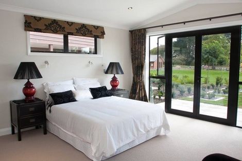 Photo of property in 16 Powhaitere Road, One Tree Point, 0118