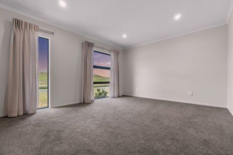 Photo of property in 27 Kakariki Lane, Rototuna North, 3210