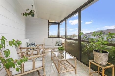Photo of property in 25 Waari Avenue, Sunnyvale, Auckland, 0612