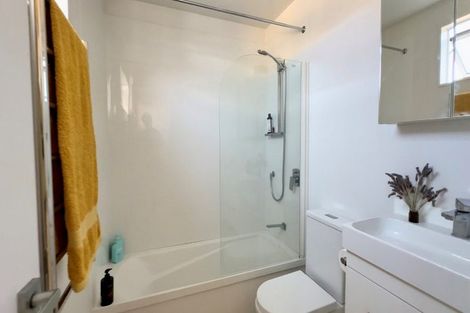 Photo of property in Vedado Apartments, 405/41 Hopper Street, Mount Cook, Wellington, 6011