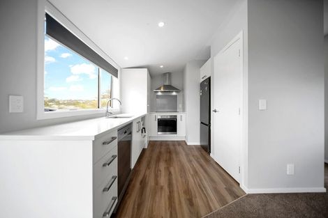 Photo of property in 3a Hillview Crescent, Paparangi, Wellington, 6037