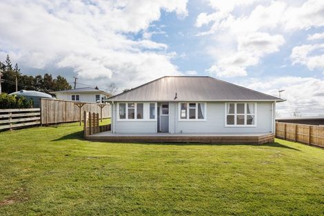 Photo of property in 45 Godley Street, Halcombe, 4779