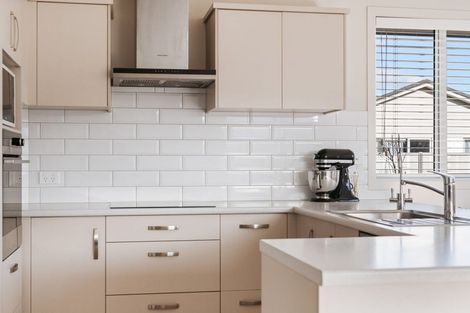 Photo of property in Waterview Estate, 79/4 Greystone Place, Omokoroa, 3114