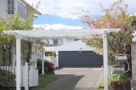Photo of property in 4 Ingle Avenue, Waipahihi, Taupo, 3330