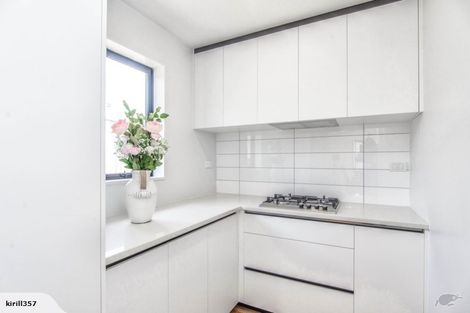 Photo of property in 9 Nerehana Place, Red Beach, 0932