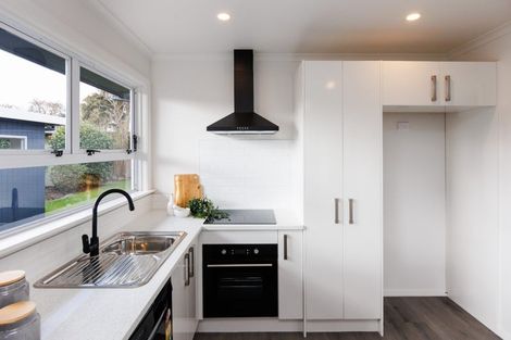 Photo of property in 6 Cremorne Avenue, Hokowhitu, Palmerston North, 4410