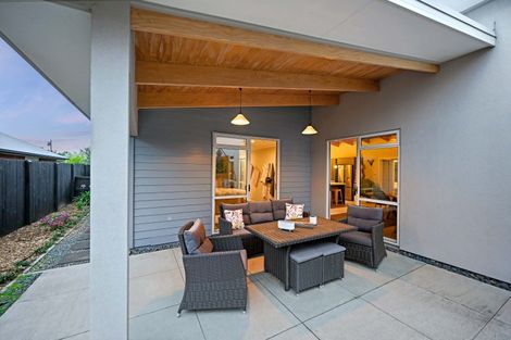 Photo of property in 21 Norfolk Drive, Cambridge, 3434