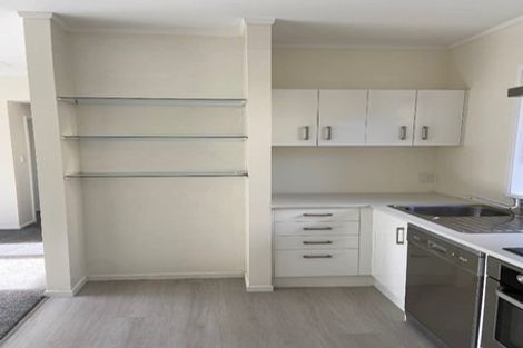 Photo of property in 28 Merriefield Avenue, Forrest Hill, Auckland, 0620